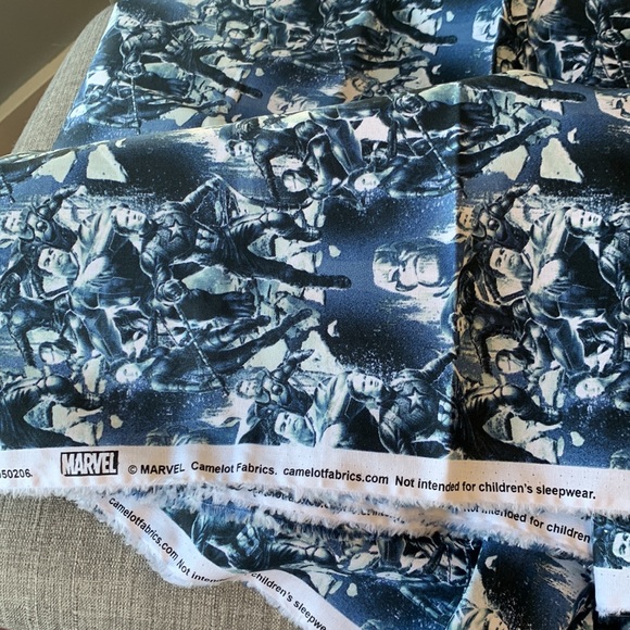 Disney Marvel Fabric - Nearly 6 yards of fabric - Picture 3 of 3